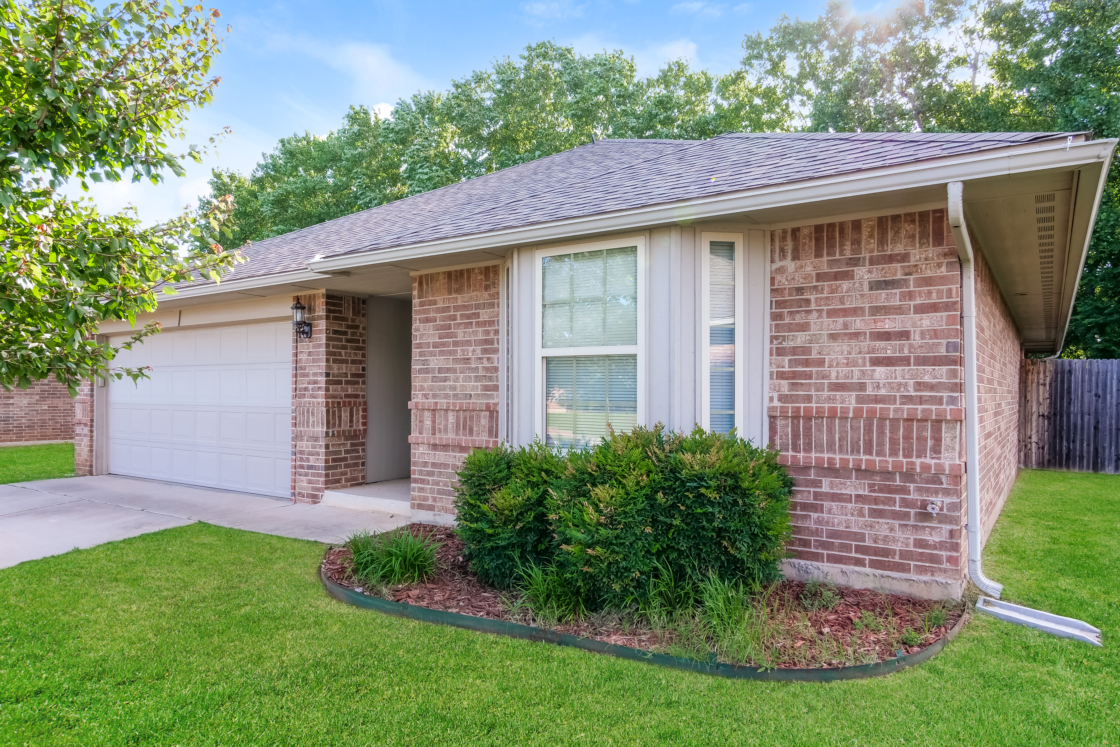 1338 SELBORNE PL YUKON, OK 73099